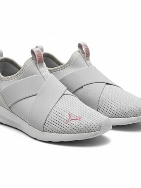 👟Women’s 8, Puma Light Grey Slip-On Sneakers with Pink Logo Accents ((LIKE NEW))